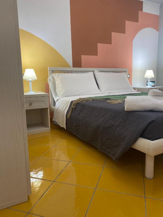Postino * Procida